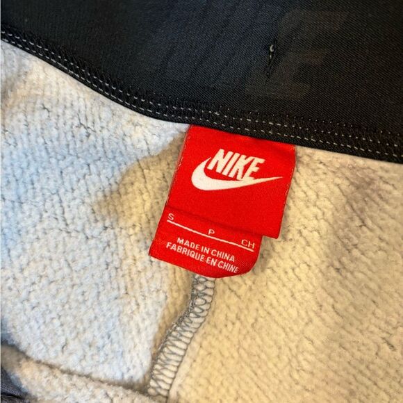 Nike Sportswear Fleece Lined Jogger Small - Picture 3 of 4